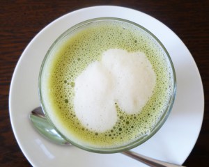 17_06_甘麹抹茶ラテ1